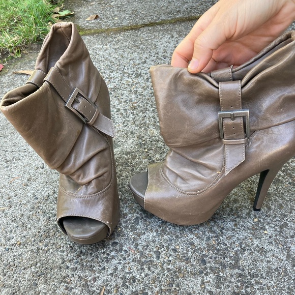 Jessica Simpson - Picture 2 of 3